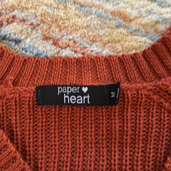 Paper Heart rust colored sweater v neck with bell bottom sleeves size M - Picture 5 of 10